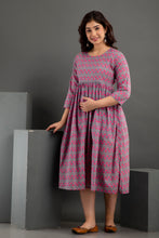 Load image into Gallery viewer, Grey and Lilac Nursing Dress With Zips Both Sides.