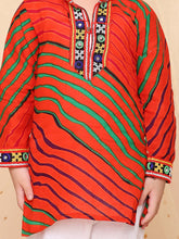 Load image into Gallery viewer, Boys Orange Lehariya Print Kurta Pyjama