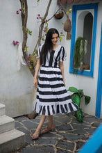 Load image into Gallery viewer, Black &amp; White Stripped Print Flutter Sleeve Midi Dress